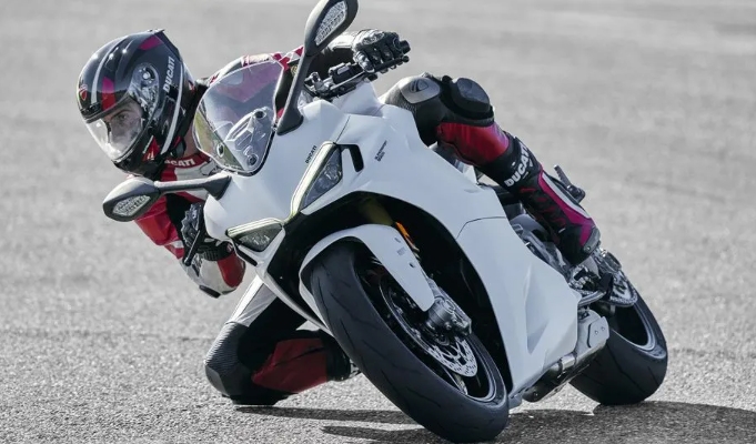2023 Ducati SuperSport 950s
